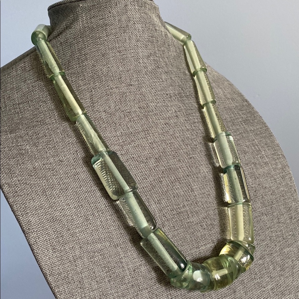 Elegant Green Glass Bead Necklace